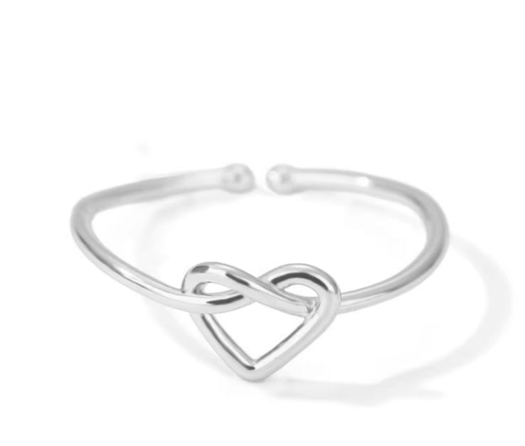 HYVALO | Heart Knot Ring